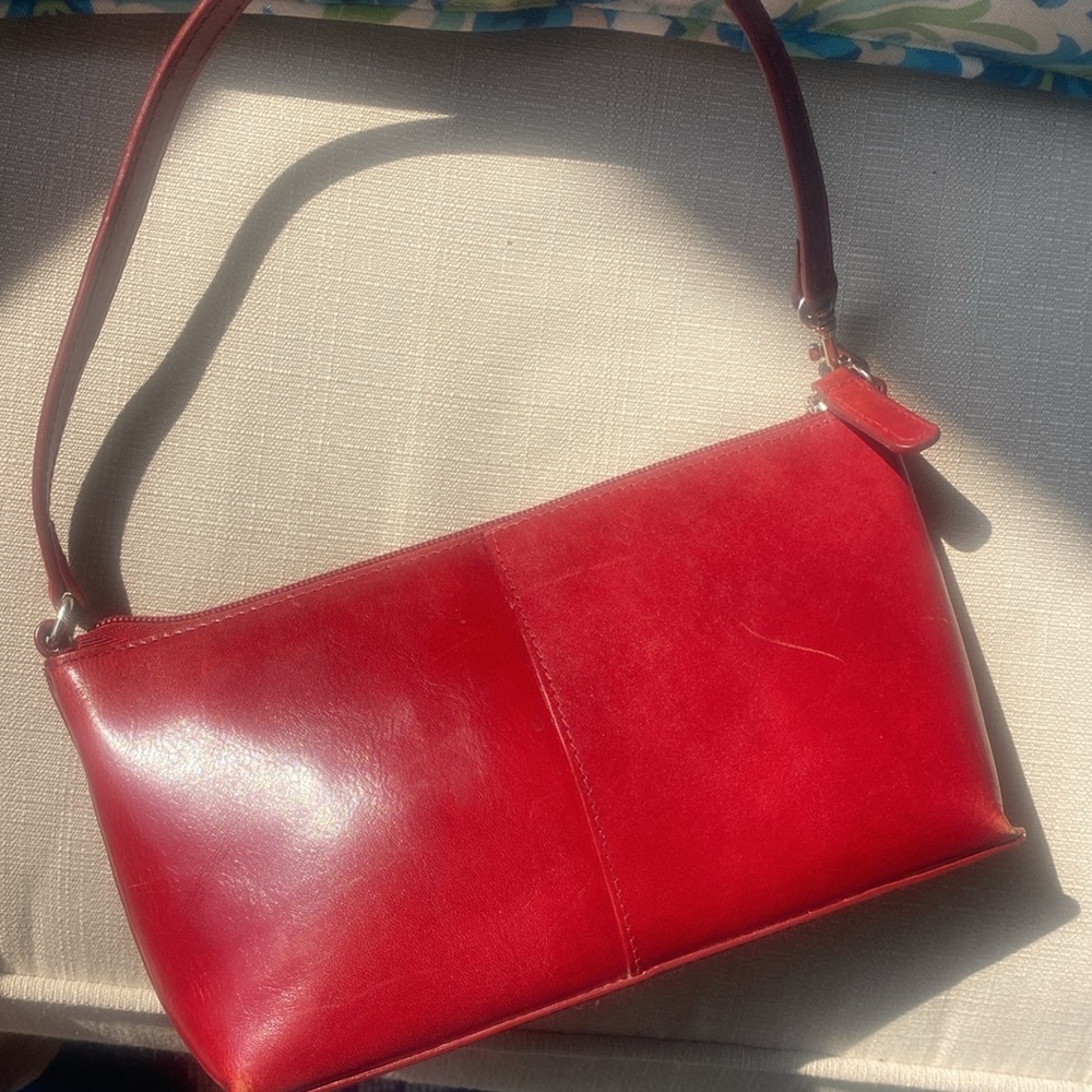 Indeed Boutique Elegant Red Leather Shoulder Bag - Picture 2 of 9